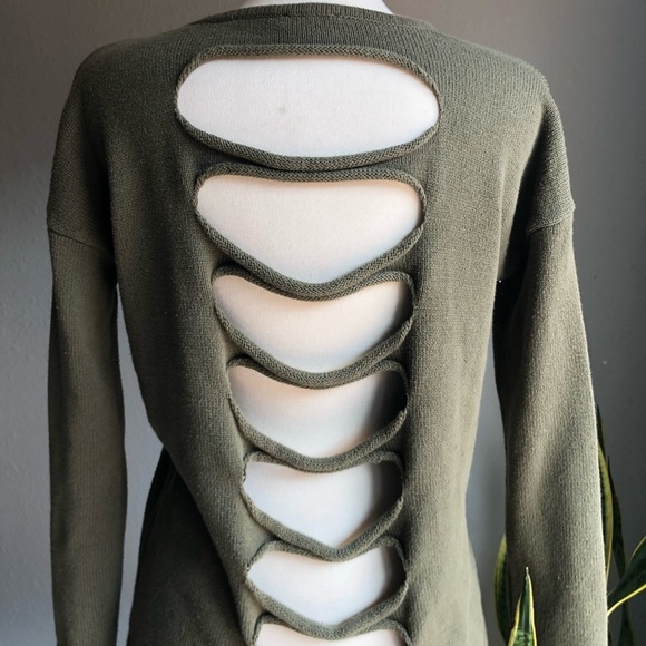 Express Sweater - Picture 4 of 7